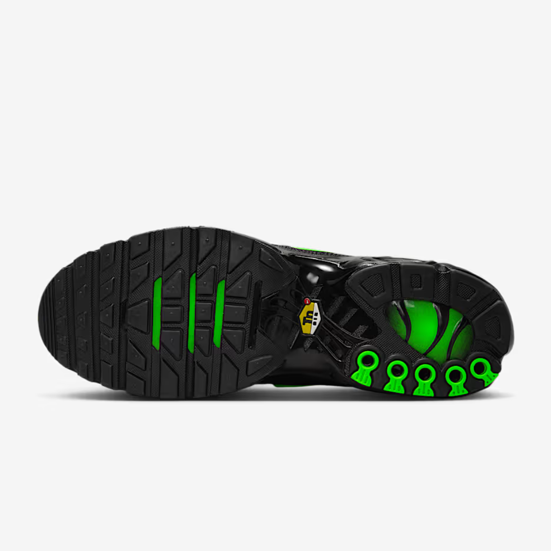 Air Max Plus Tn Black Green Strike